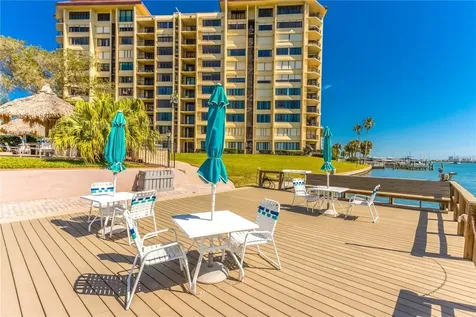 736 Island Way Clearwater FL 33767
