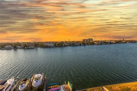 736 Island Way Clearwater FL 33767
