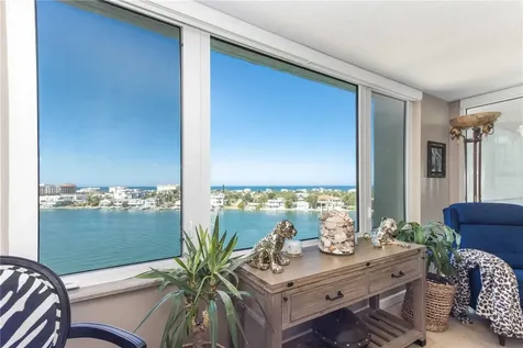 736 Island Way Clearwater FL 33767