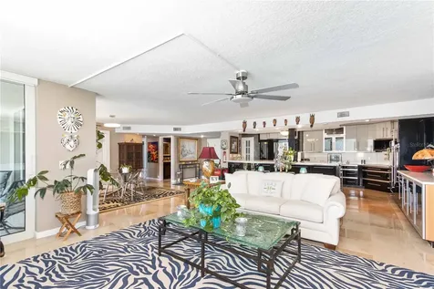 736 Island Way Clearwater FL 33767
