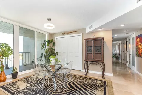 736 Island Way Clearwater FL 33767