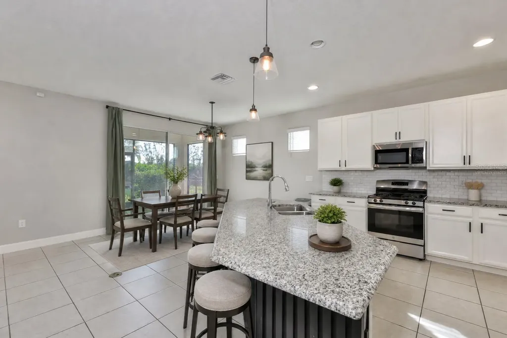 6207 Voyagers Place Apollo Beach FL 33572