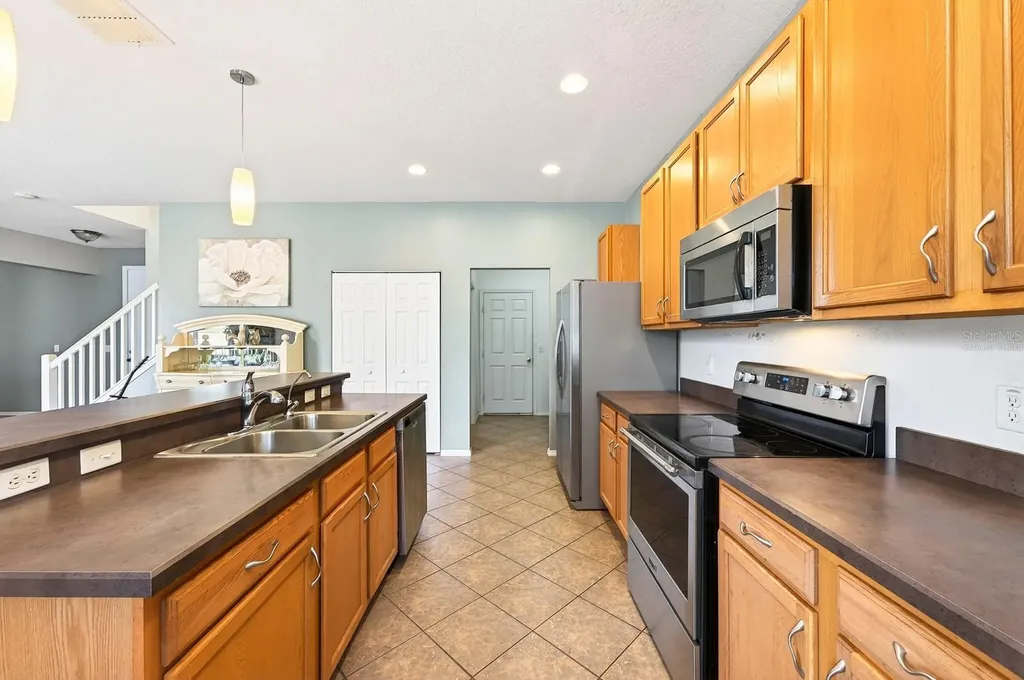 1681 Strathmore Circle Mount Dora FL 32757