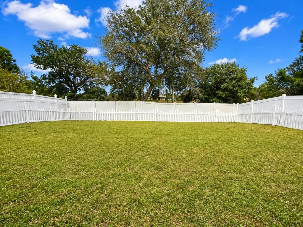 1681 Strathmore Circle Mount Dora FL 32757