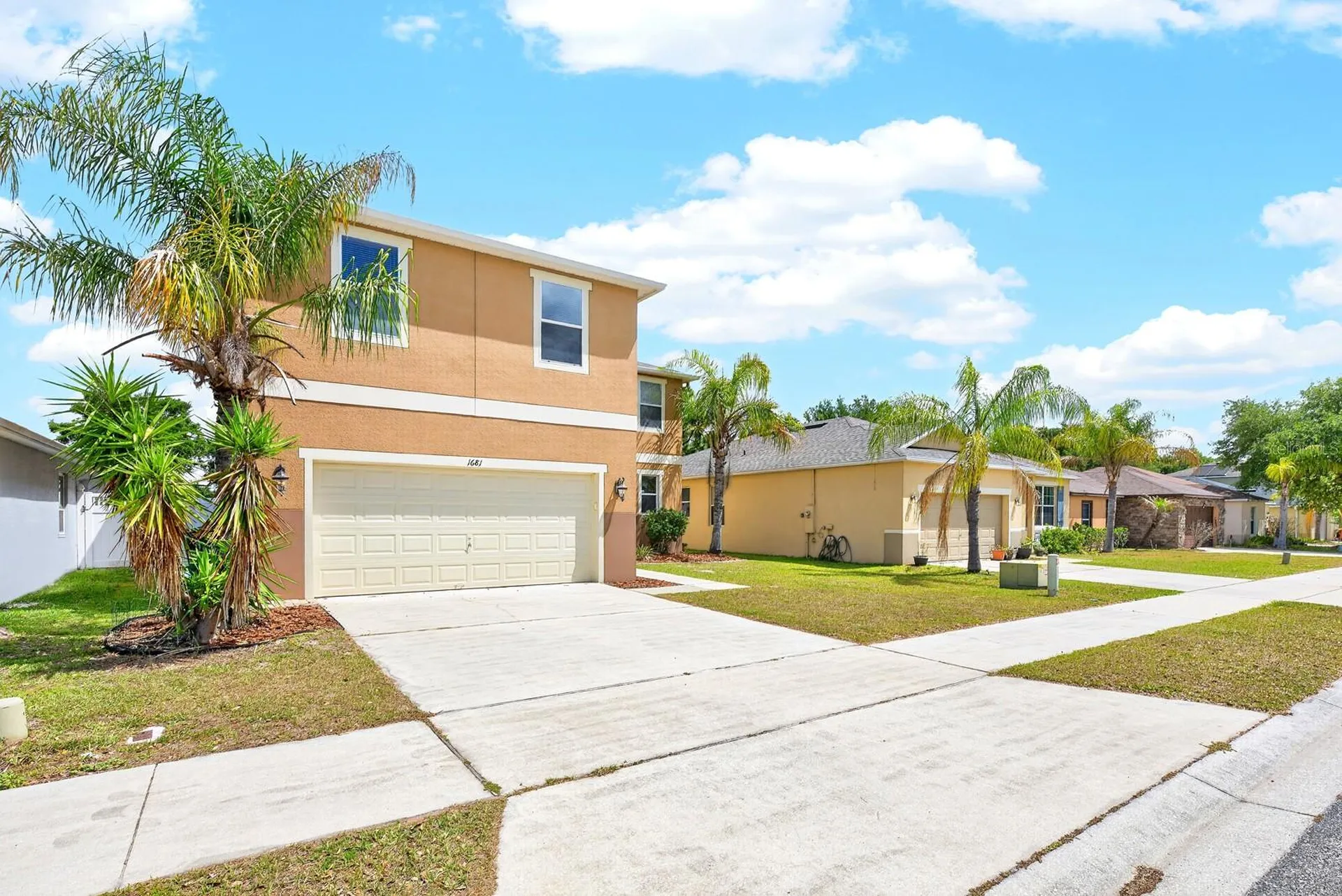 1681 Strathmore Circle Mount Dora FL 32757