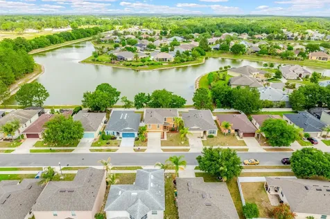 1681 Strathmore Circle Mount Dora FL 32757