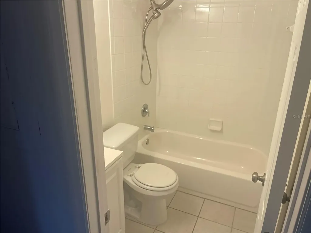 3302 W Wallace Avenue Tampa FL 33611