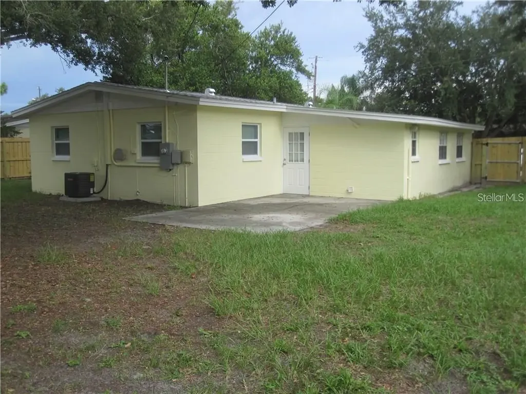 3302 W Wallace Avenue Tampa FL 33611