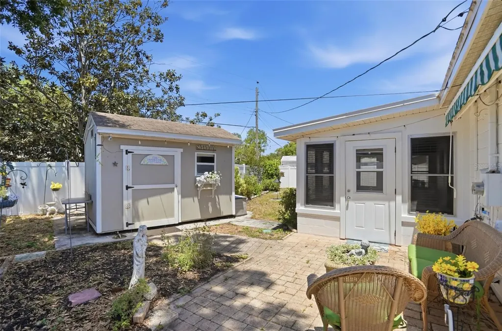 5941 49th Avenue N Kenneth City FL 33709