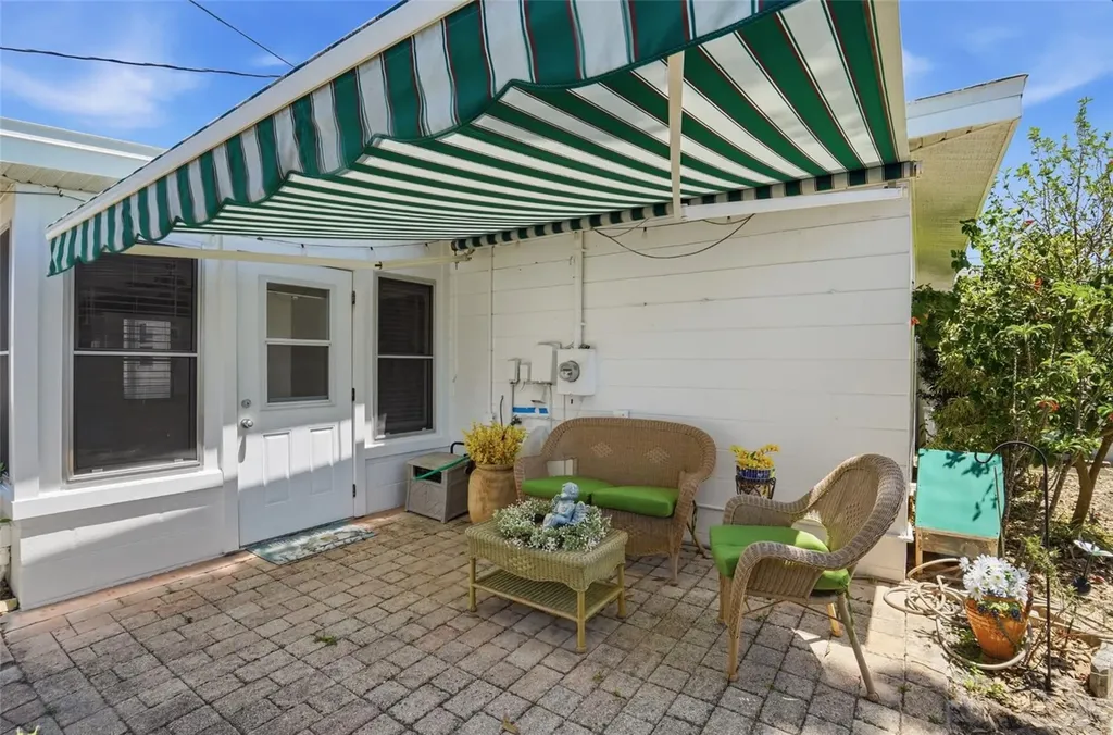 5941 49th Avenue N Kenneth City FL 33709