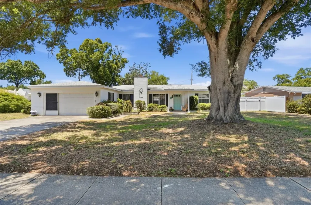 5941 49th Avenue N Kenneth City FL 33709