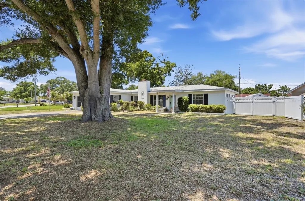 5941 49th Avenue N Kenneth City FL 33709
