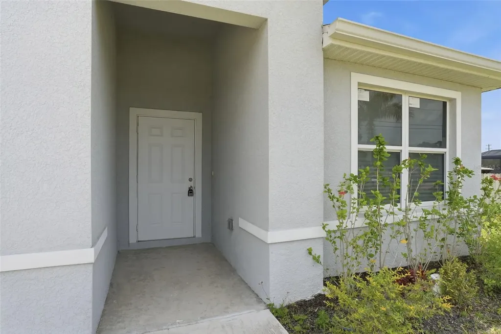 2720 NW 20th Terrace Cape Coral FL 33993