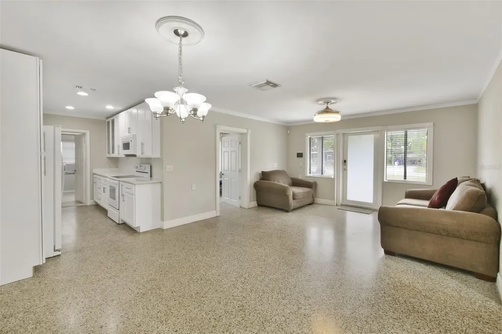 2331 W Oak Street Kissimmee FL 34741