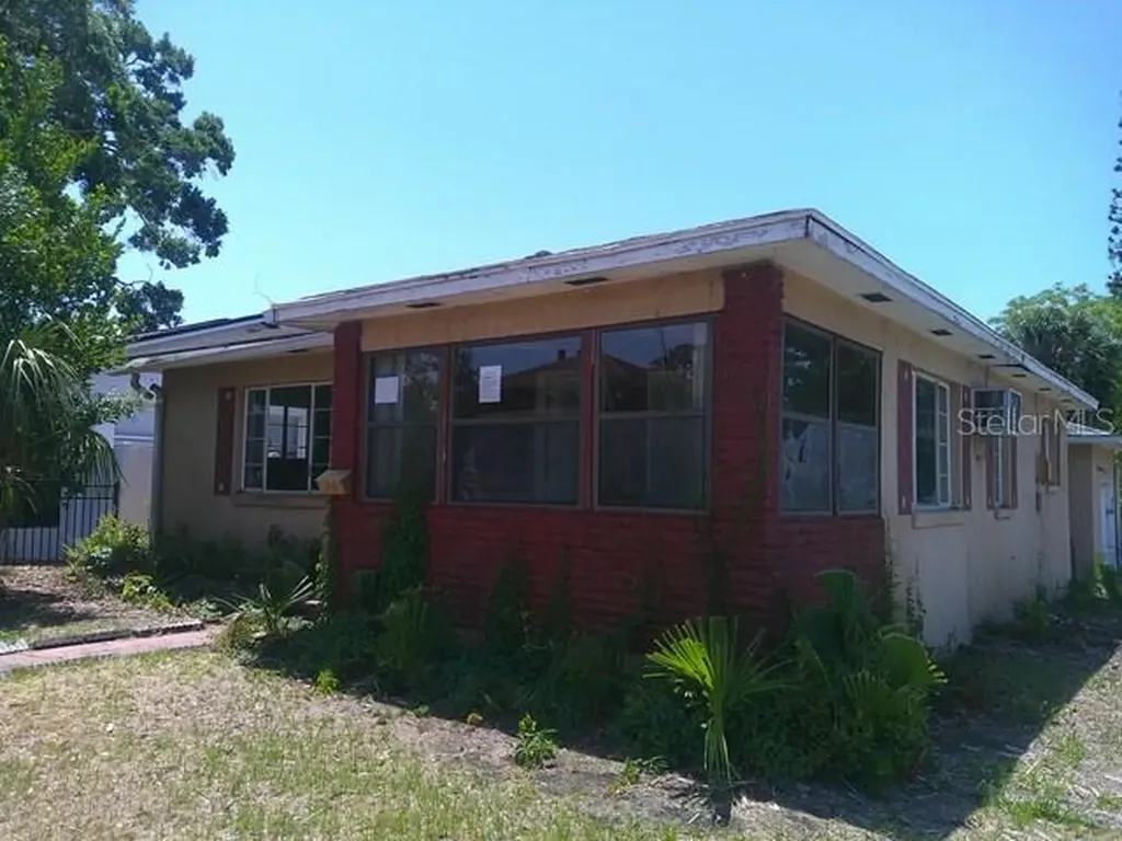 2040 22nd Avenue S St Petersburg FL 33712