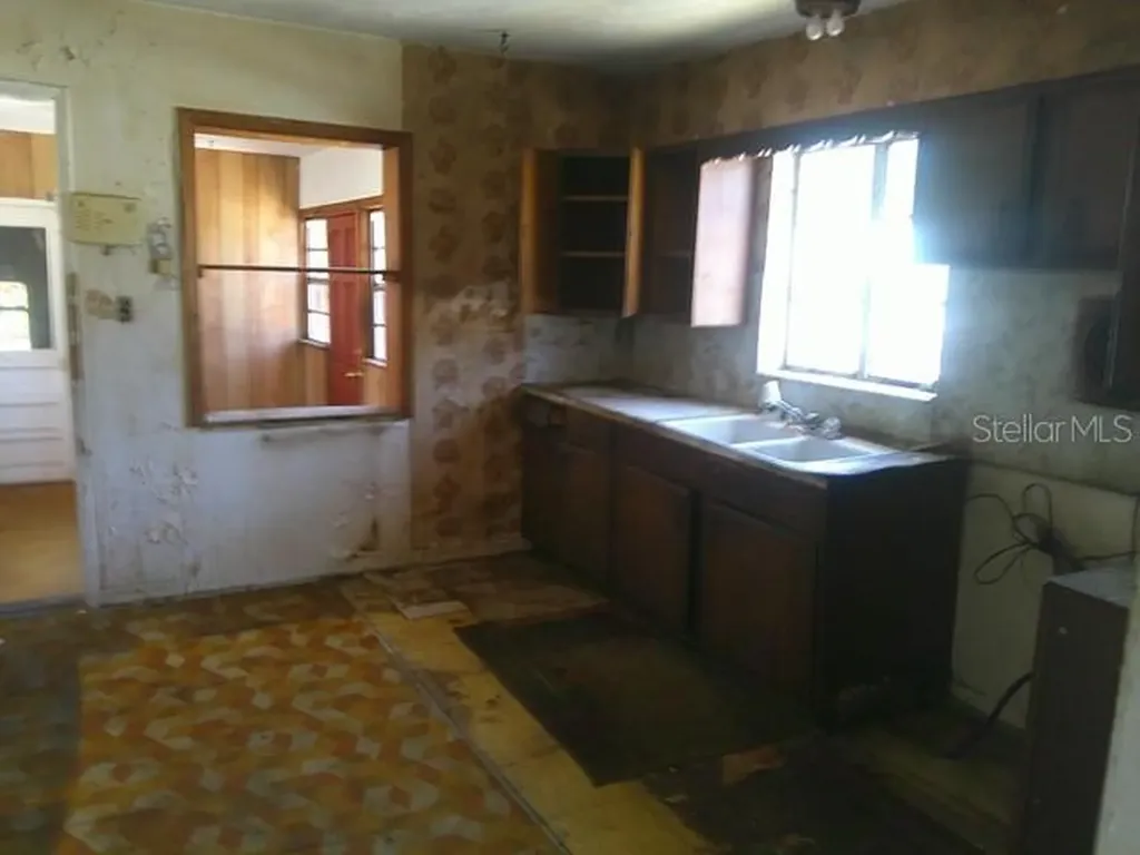2040 22nd Avenue S St Petersburg FL 33712