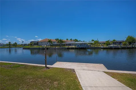 137 Sinclair Street SE Port Charlotte FL 33952