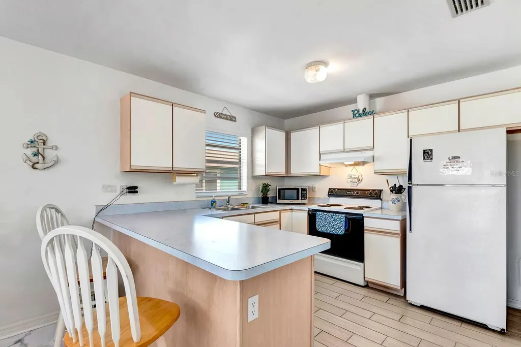 2409 Avenue B Bradenton Beach FL 34217