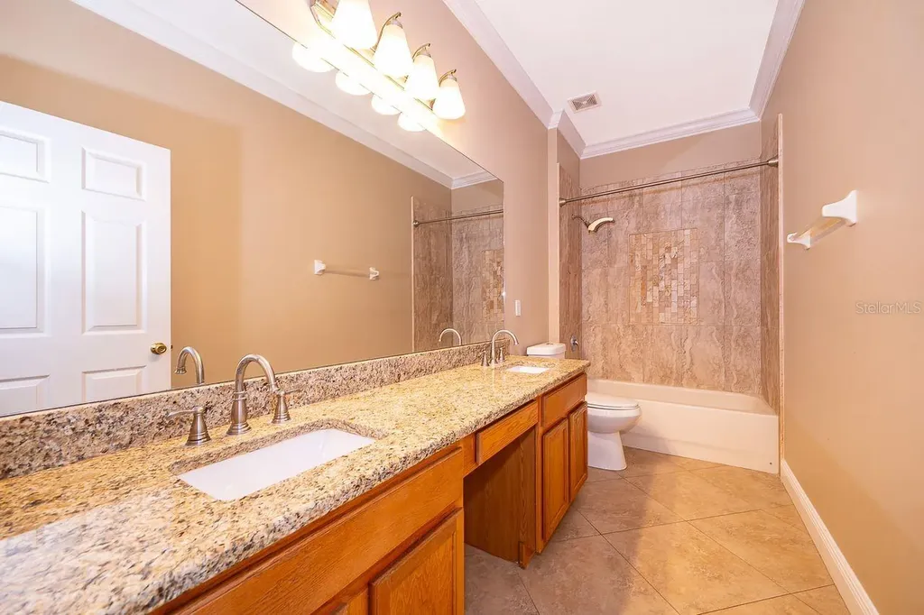 9330 Marsh Oaks Court Orlando FL 32832