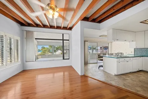 40 77th Avenue Treasure Island FL 33706