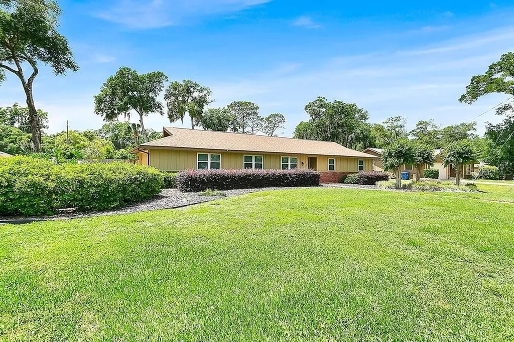 1195 Heidi Court Deland FL 32720