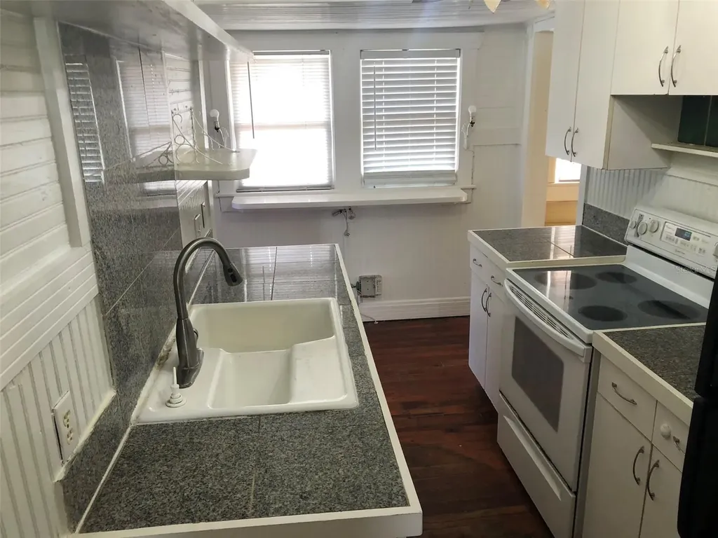 310 W Genesee Street Tampa FL 33603