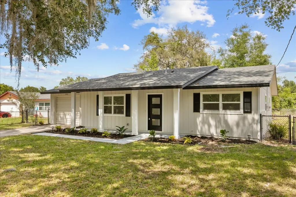 2203 Orange Street Deland FL 32724