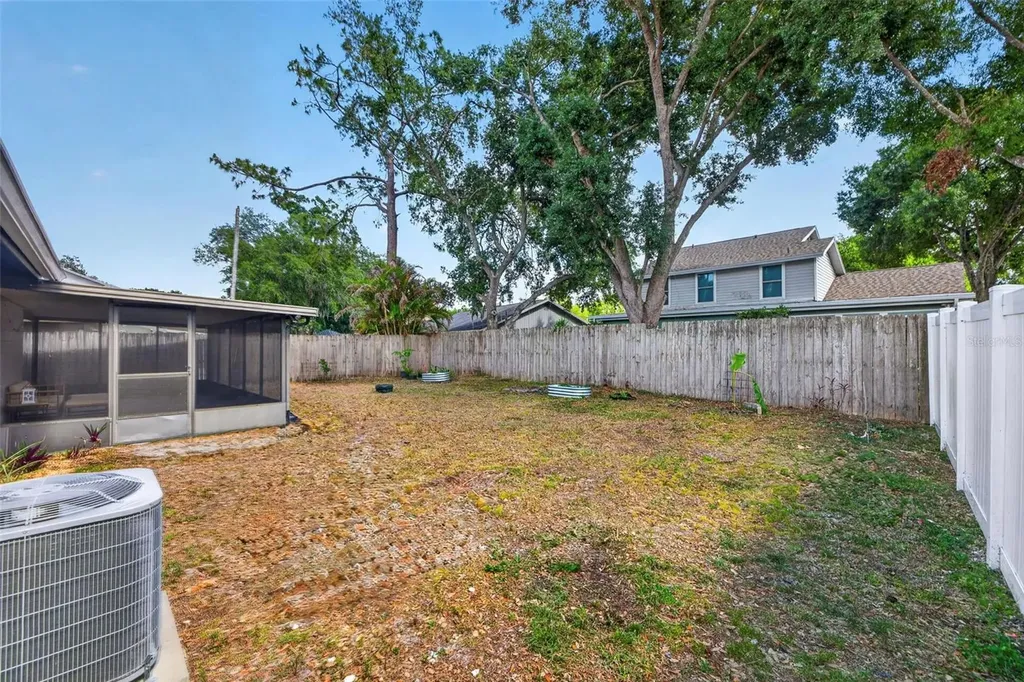 2705 Lakeville Drive Tampa FL 33618