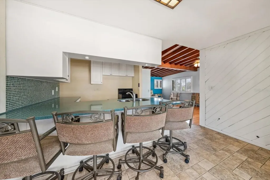 40 77th Avenue Treasure Island FL 33706