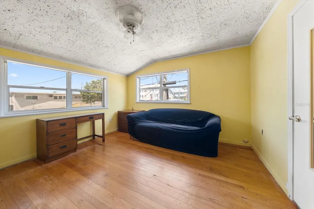 40 77th Avenue Treasure Island FL 33706