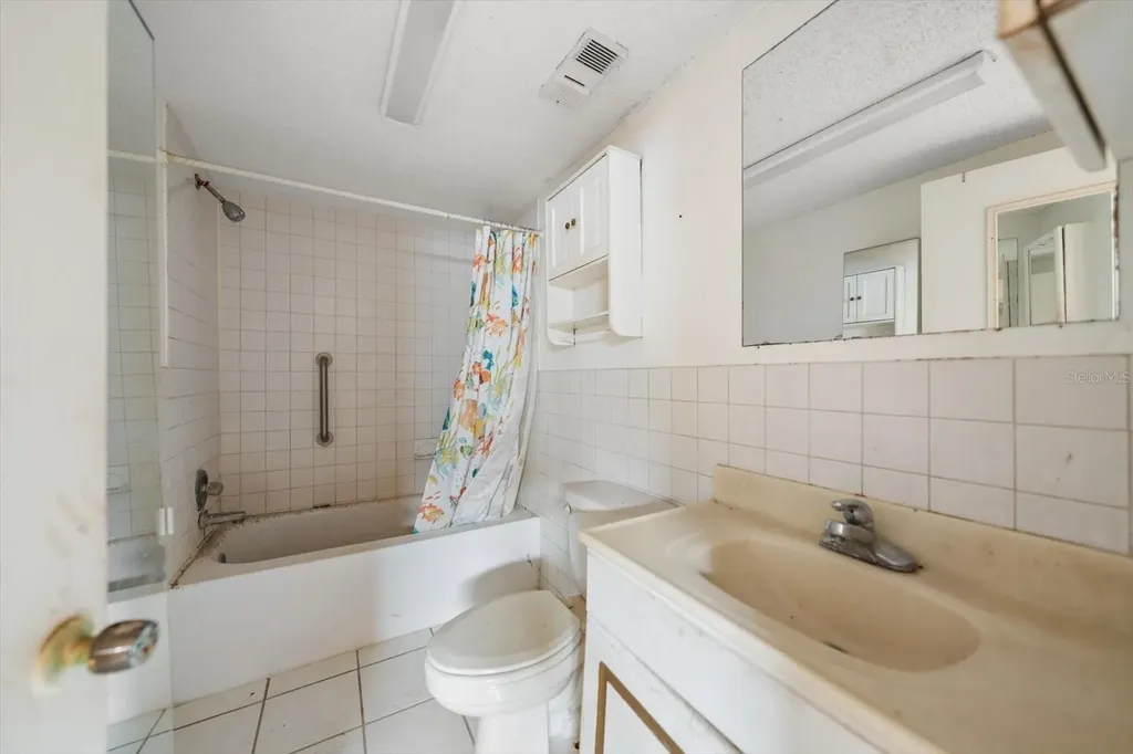 40 77th Avenue Treasure Island FL 33706