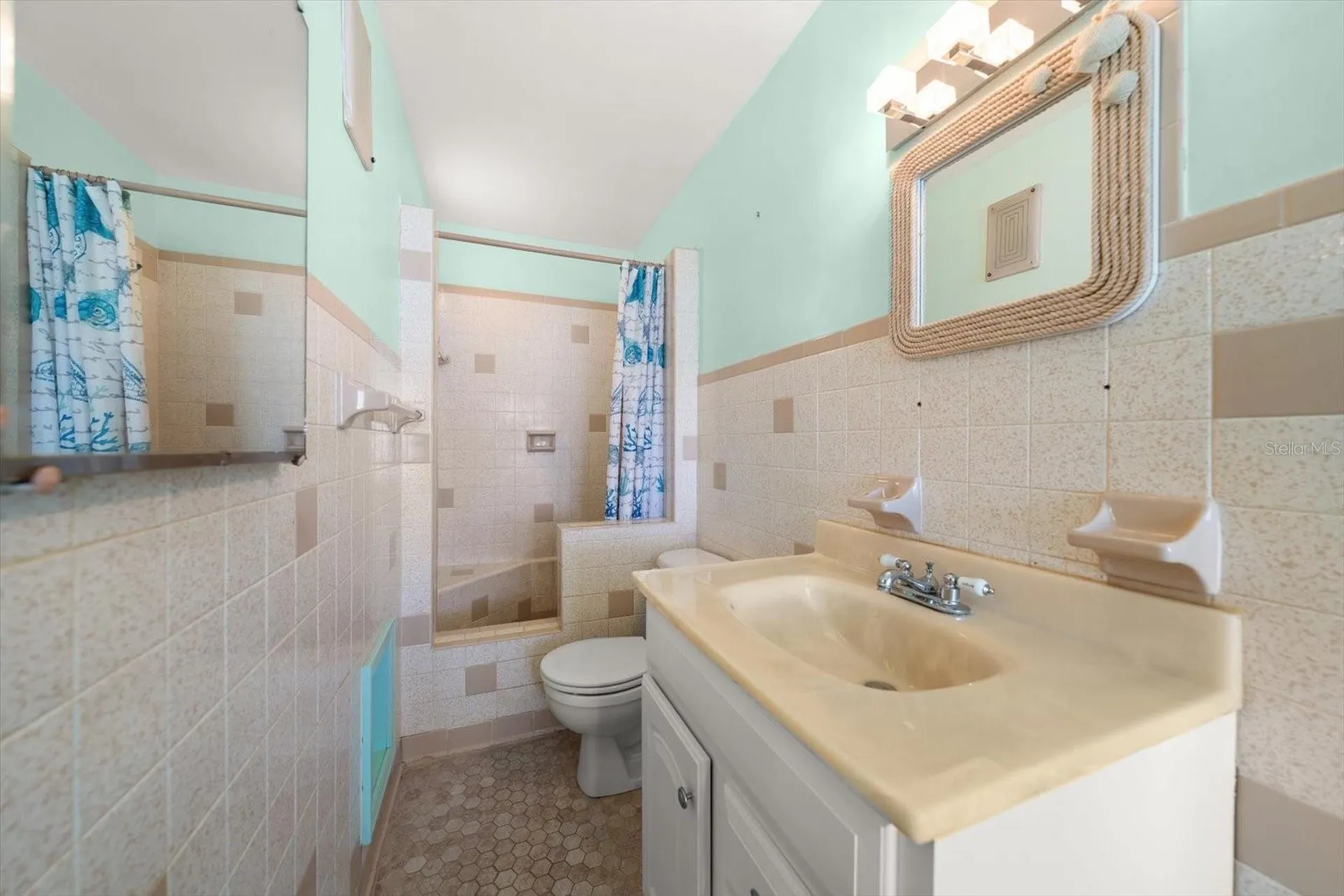 40 77th Avenue Treasure Island FL 33706