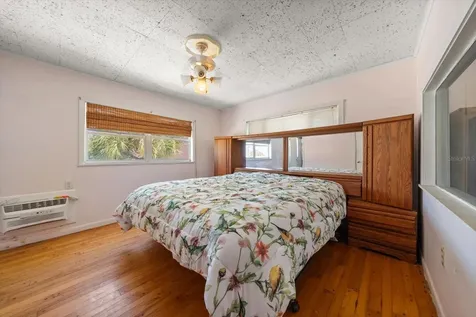 40 77th Avenue Treasure Island FL 33706