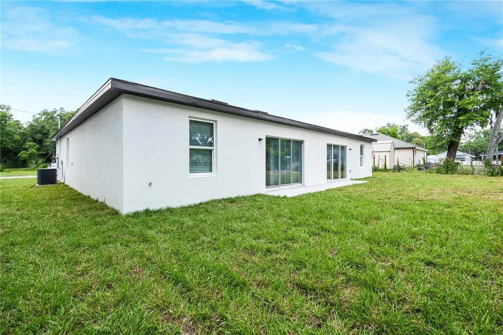 525-526 Pine Lane Eustis FL 32726