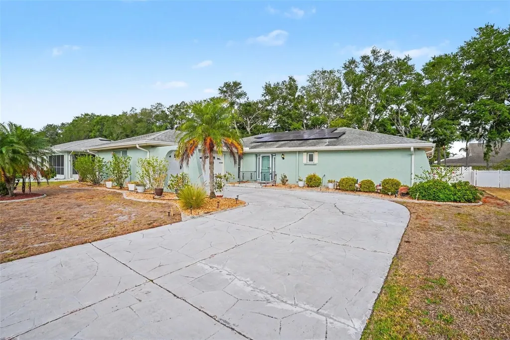 1703 New Bedford Drive Sun City Center FL 33573