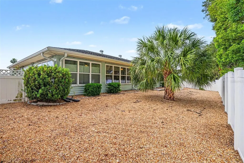 1703 New Bedford Drive Sun City Center FL 33573