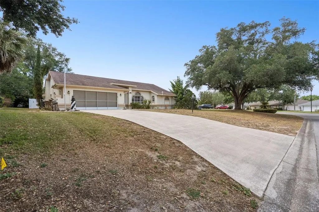 33939 Valencia Drive Leesburg FL 34788