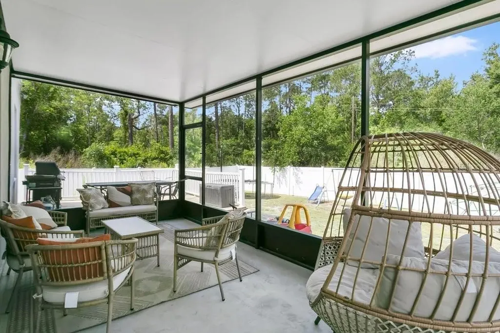 2042 1st Avenue Deland FL 32724