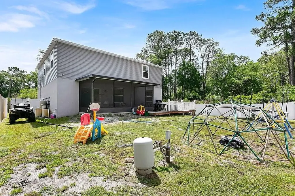 2042 1st Avenue Deland FL 32724