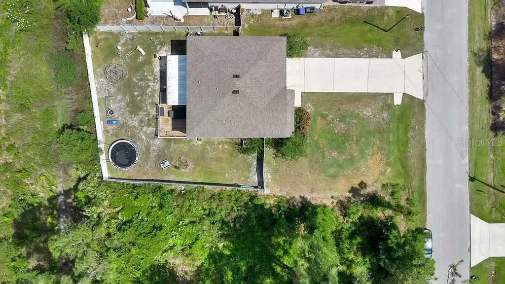 2042 1st Avenue Deland FL 32724