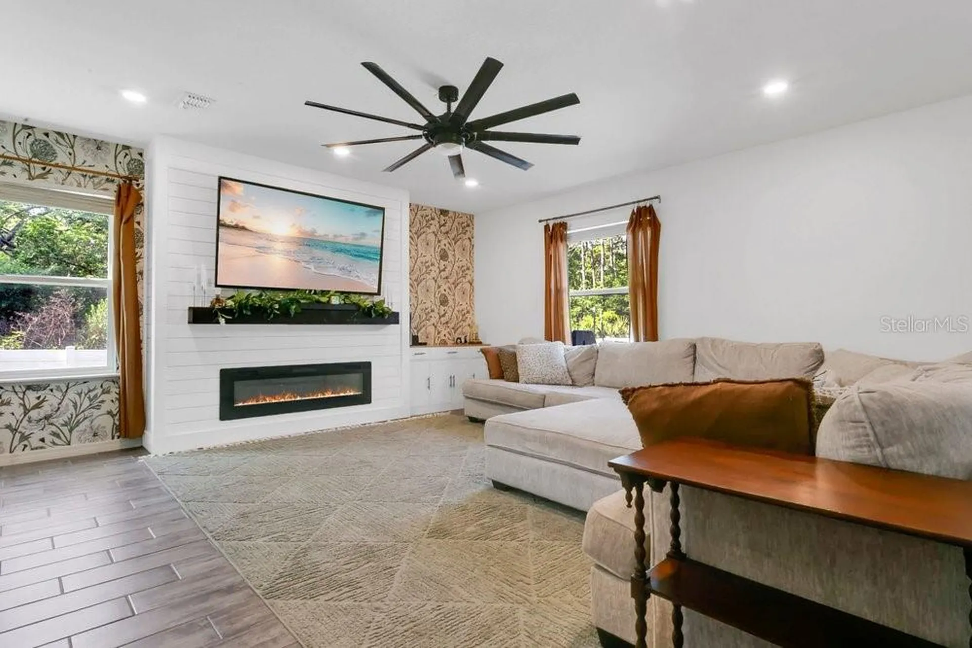 2042 1st Avenue Deland FL 32724