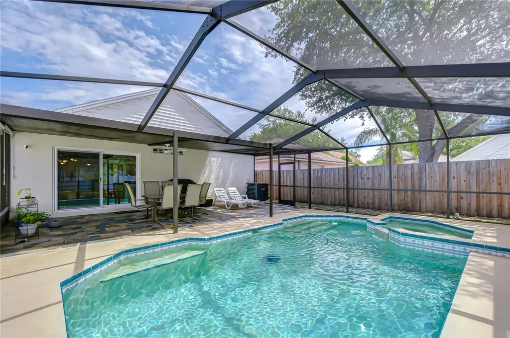 1721 Tropicana Way Valrico FL 33594