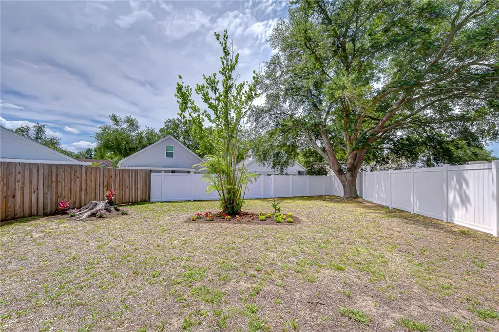 1721 Tropicana Way Valrico FL 33594