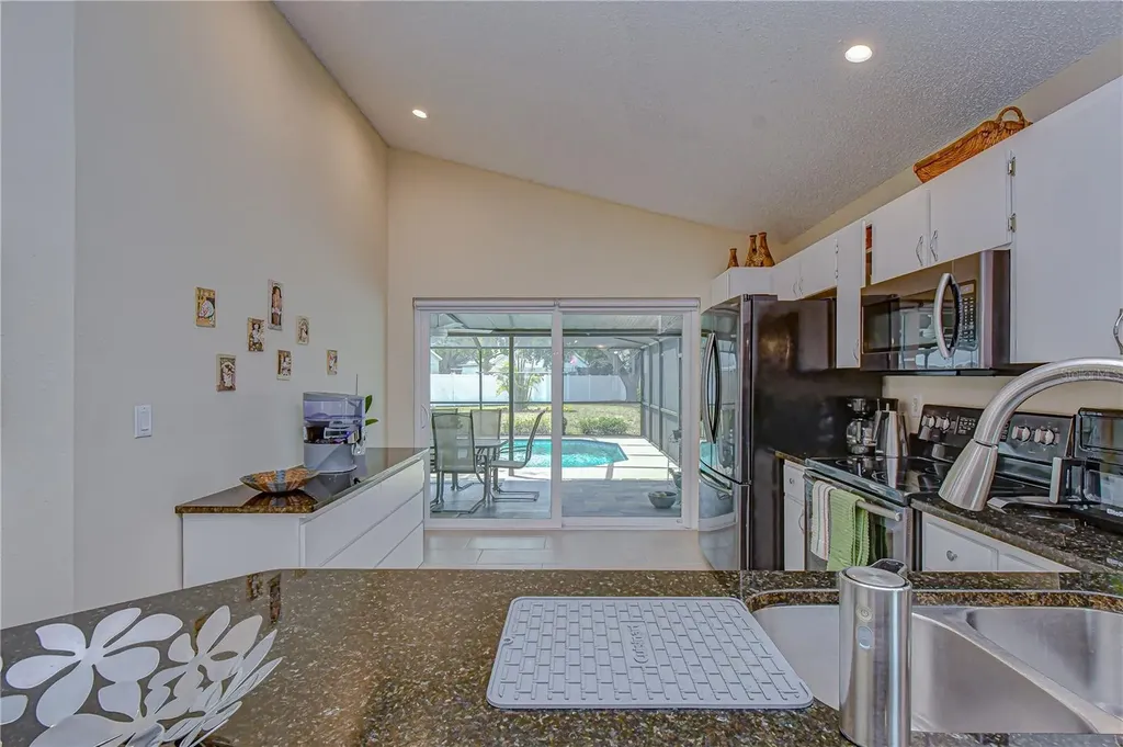 1721 Tropicana Way Valrico FL 33594