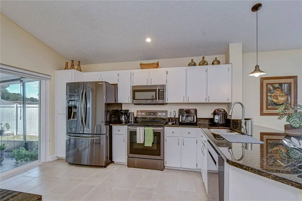1721 Tropicana Way Valrico FL 33594