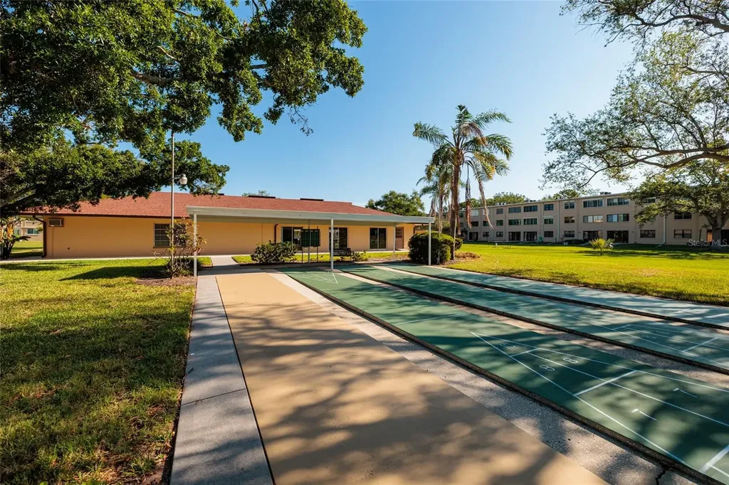 4915 Bay Street NE St Petersburg FL 33703