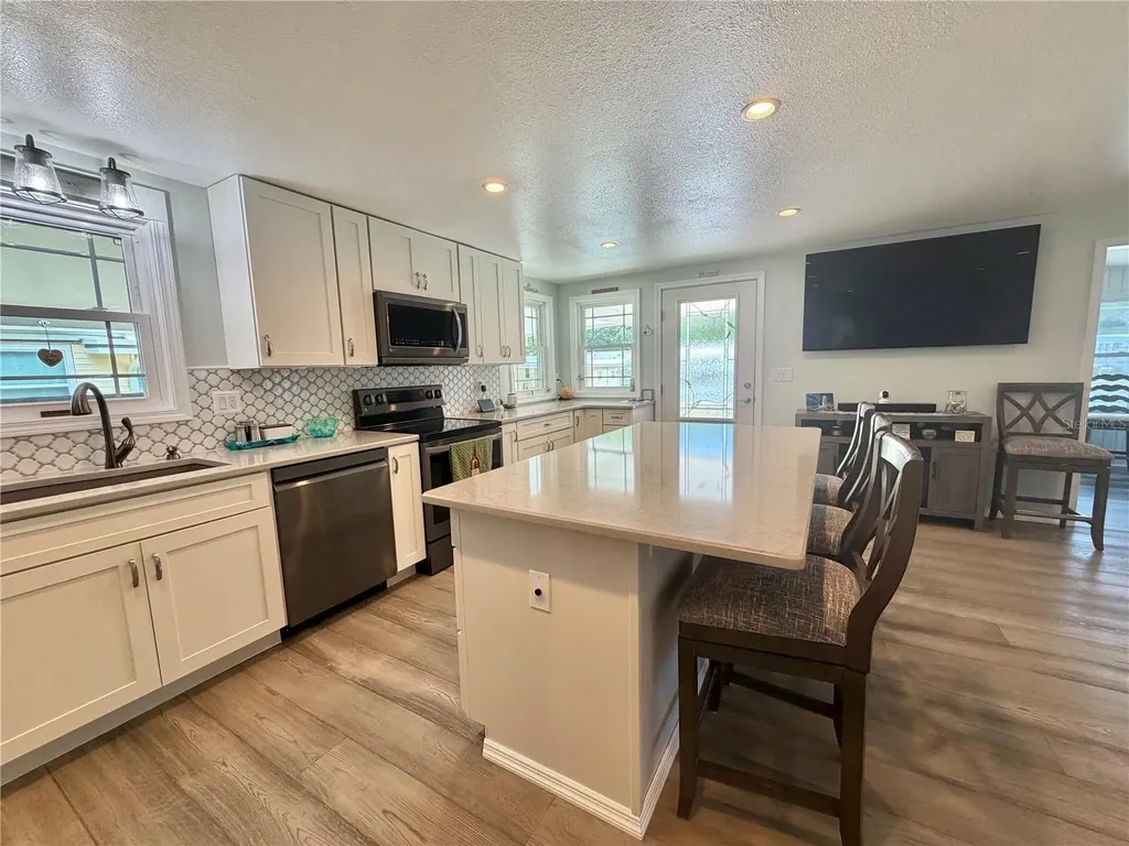 121 Tamarisk Way Leesburg FL 34748