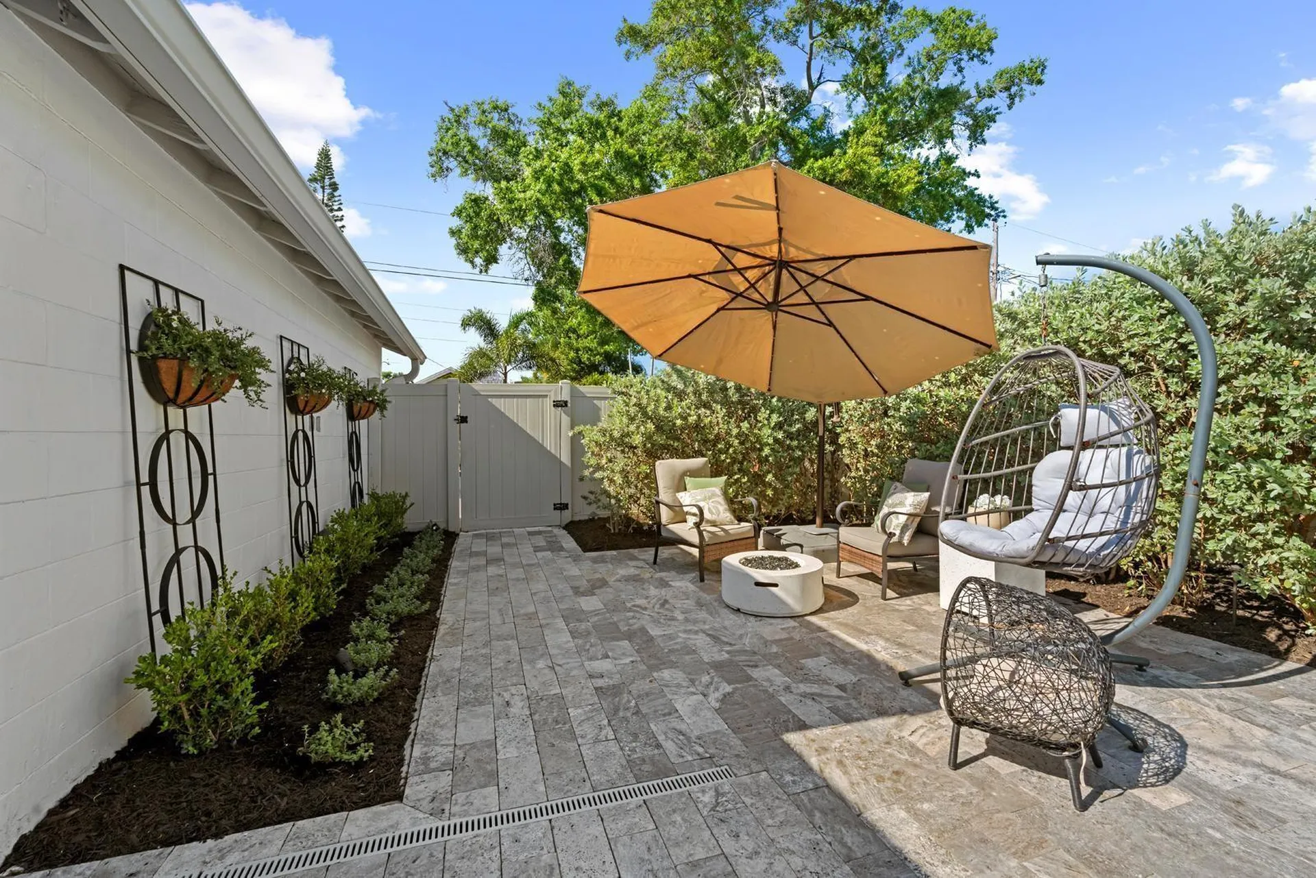 1121 21st Avenue N St Petersburg FL 33704