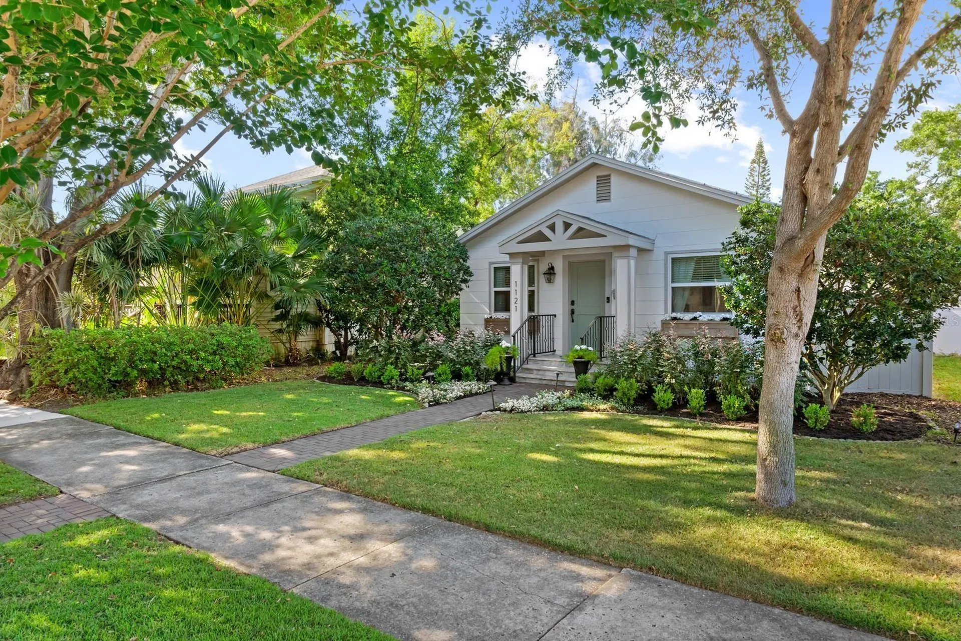 1121 21st Avenue N St Petersburg FL 33704