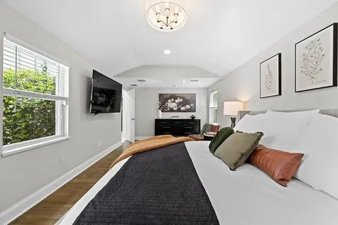 1121 21st Avenue N St Petersburg FL 33704